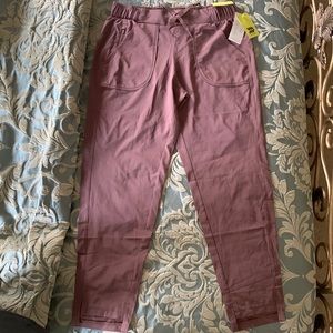 NWT Lightweight Flex Fabric all in motion Pants Size Small